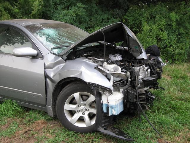 Car vs. Tree in Peconic - 002.JPG