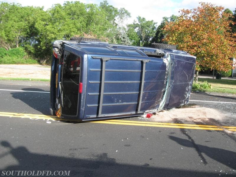 Route 25 Overturn - 0101.JPG