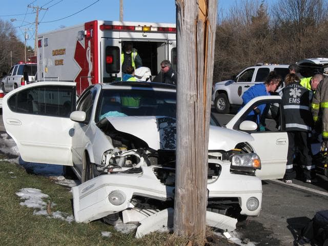 Car vs. Pole - 008.JPG